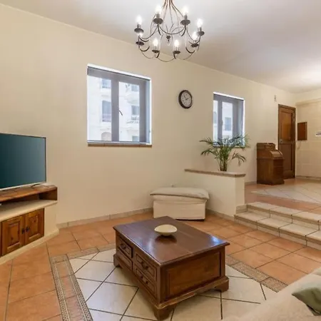 Maisonette Filled With Maltese Charm In The South Of Malta * マルサスカーラ