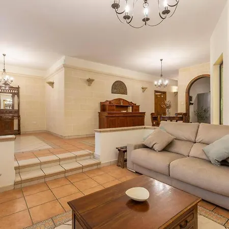 Maisonette Filled With Maltese Charm In The South Of Malta 別荘