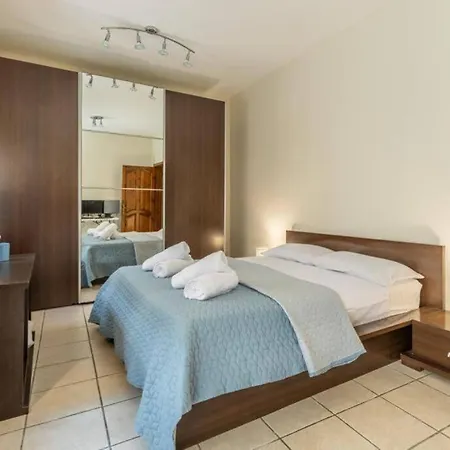 Maisonette Filled With Maltese Charm In The South Of Malta * マルサスカーラ