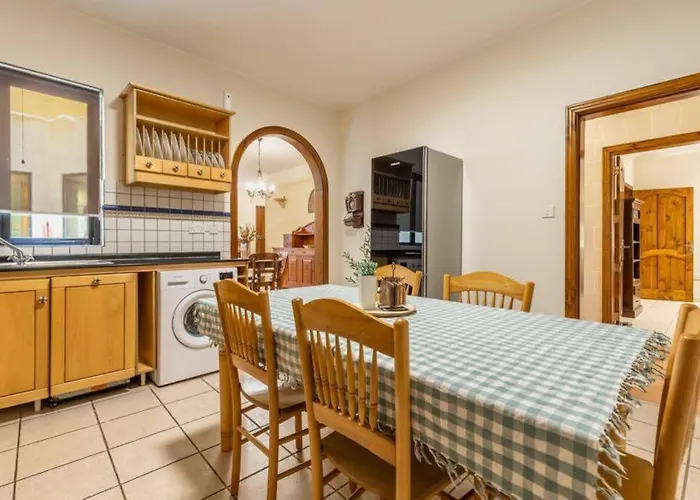 Maisonette Filled With Maltese Charm In The South Of Malta Case de vacanță *