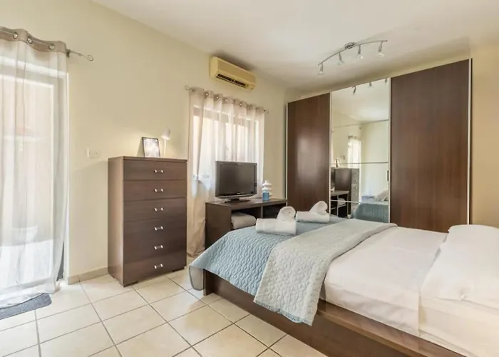 Maisonette Filled With Maltese Charm In The South Of Malta *